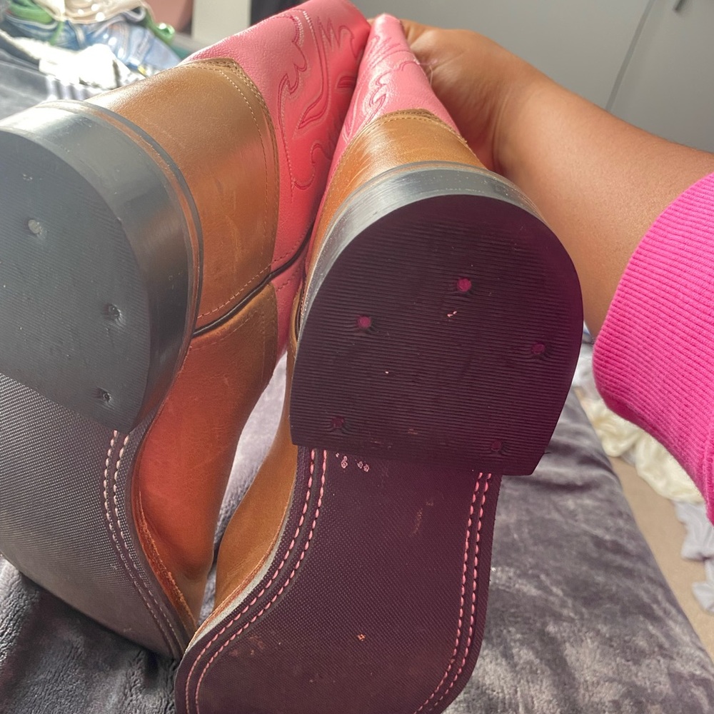 PINK COWGIRL BOOTS
